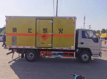 芦溪爆破器材运输车工人安全操作规范与智能技术保障